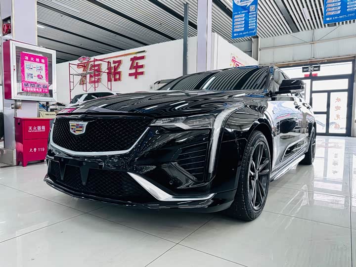 Фото 1 - Cadillac CT4