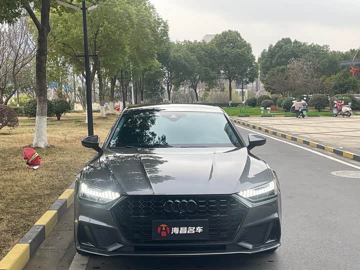 Фото 2 - Audi A7