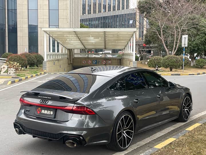 Фото 6 - Audi A7