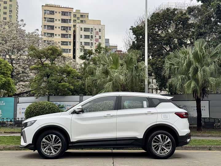 Фото 3 - Geely Coolray