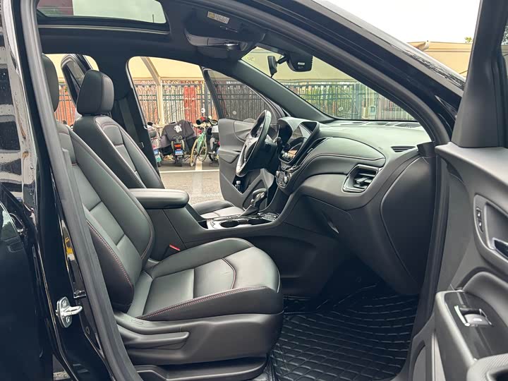 Фото 6 - Chevrolet Equinox