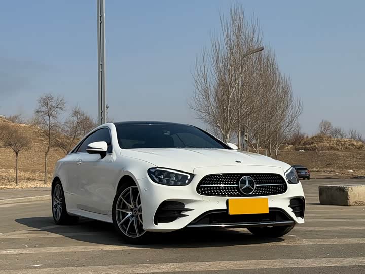 Photo 3 - Mercedes-Benz E-Class