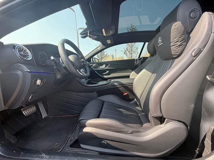 Photo 5 - Mercedes-Benz E-Class