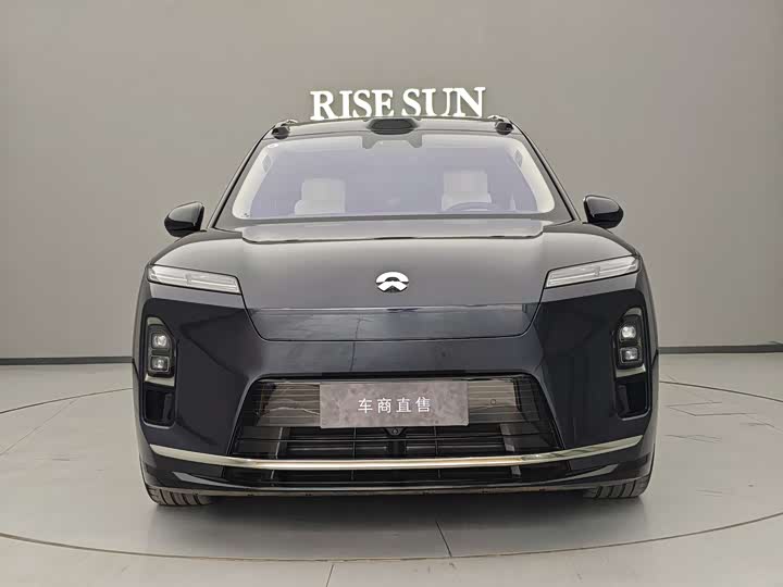 Photo 2 - Nio ES8