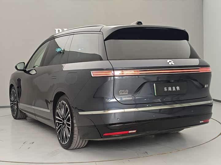 Photo 6 - Nio ES8