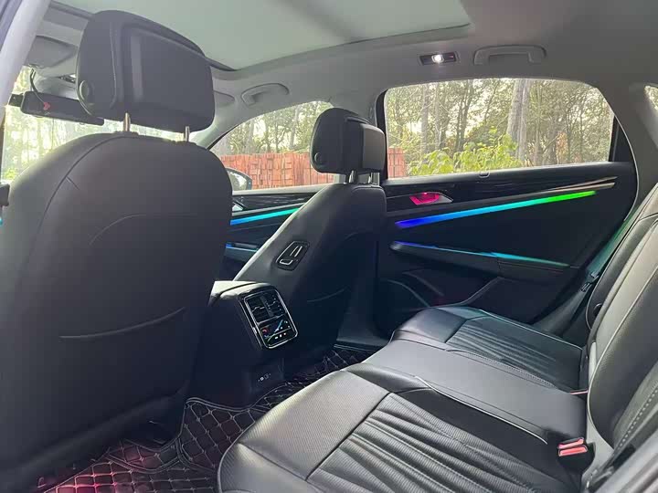 Фото 5 - Volkswagen Passat