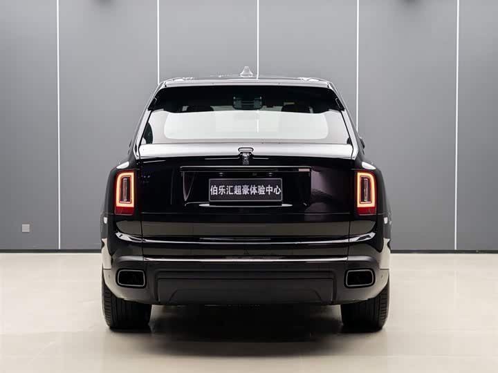 Фото 6 - Rolls-Royce Cullinan