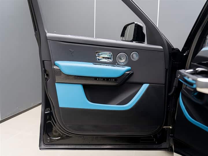 Фото 7 - Rolls-Royce Cullinan