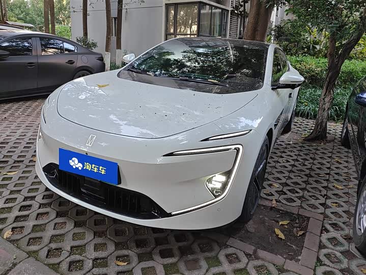 Фото 1 - Avatr 12