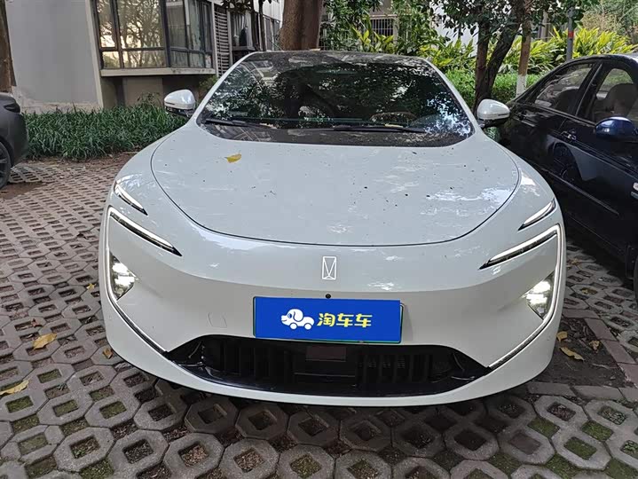 Фото 2 - Avatr 12