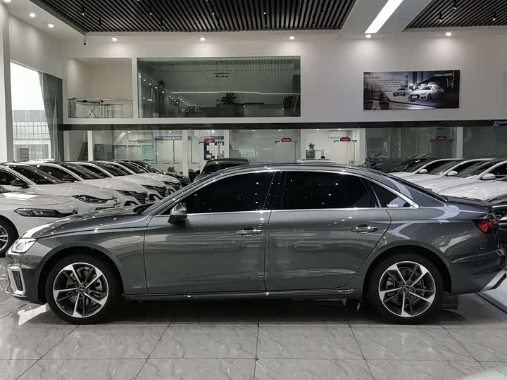 Фото 7 - Audi A4L