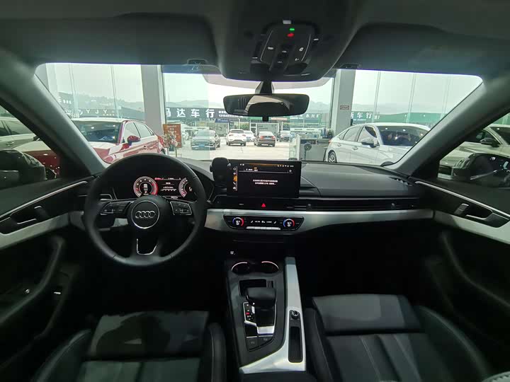 Фото 9 - Audi A4L