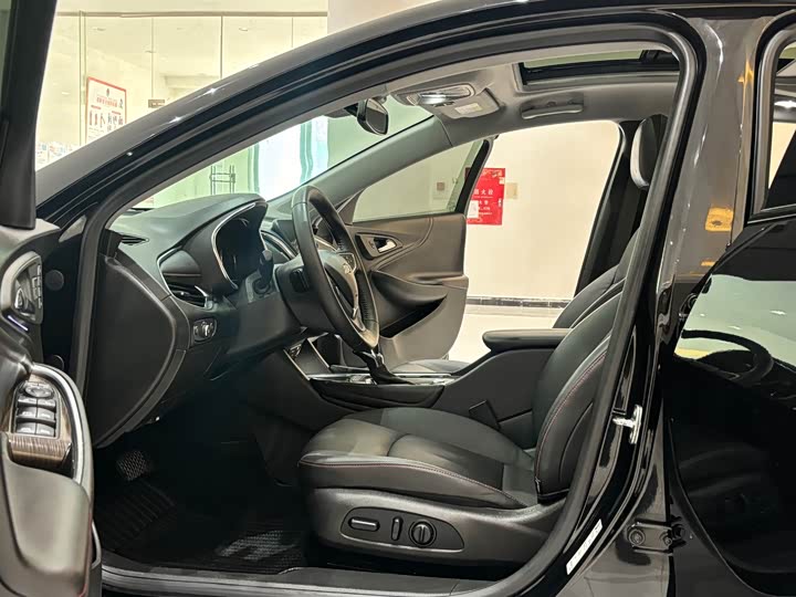 Фото 7 - Chevrolet Malibu XL