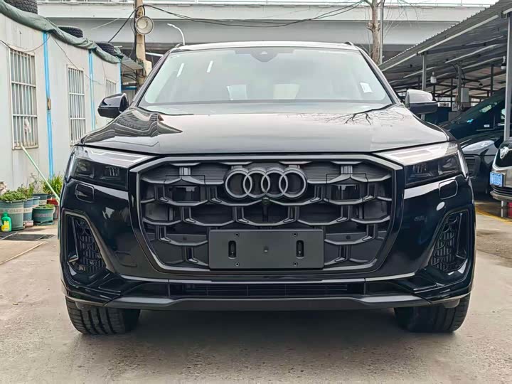 Фото 2 - Audi Q7