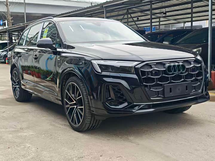 Фото 3 - Audi Q7