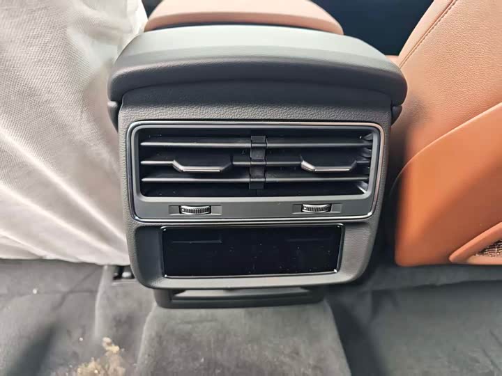 Фото 9 - Audi Q7