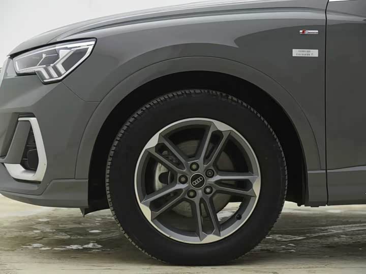 Фото 5 - Audi Q3