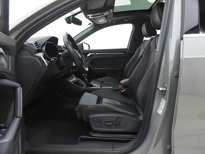 Фото 8 - Audi Q3