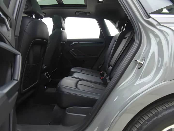 Фото 9 - Audi Q3