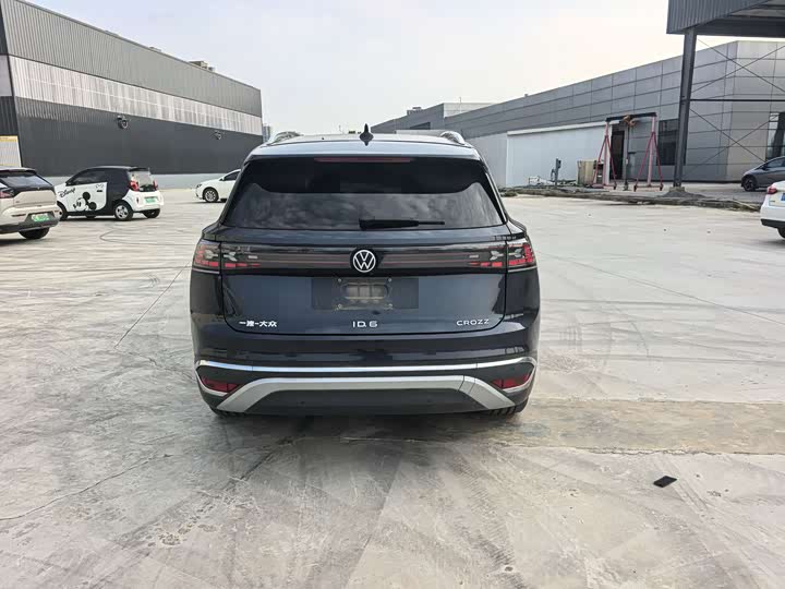 Photo 6 - Volkswagen ID.6 Crozz