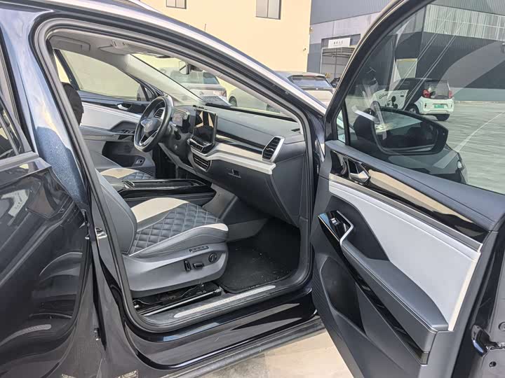 Photo 8 - Volkswagen ID.6 Crozz