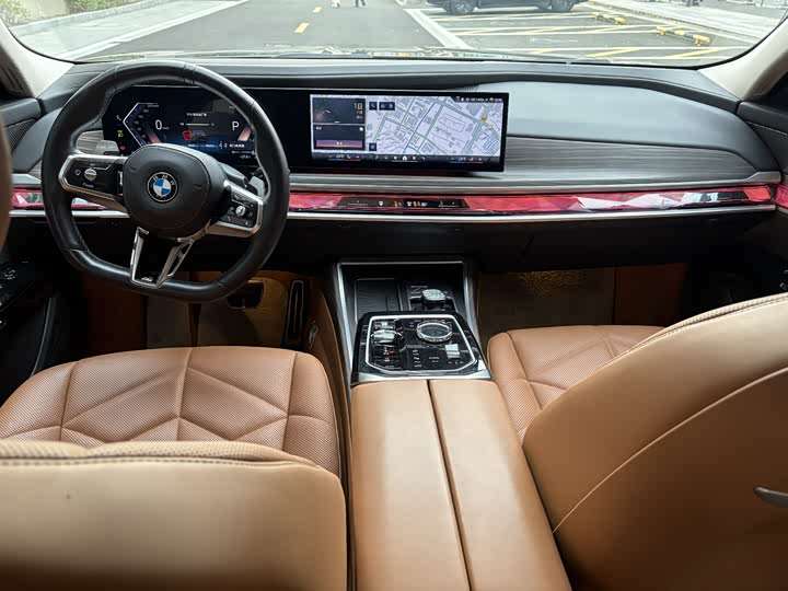 Фото 4 - BMW 7 Series