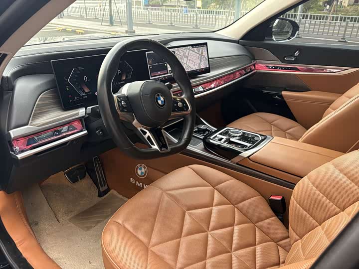 Фото 5 - BMW 7 Series