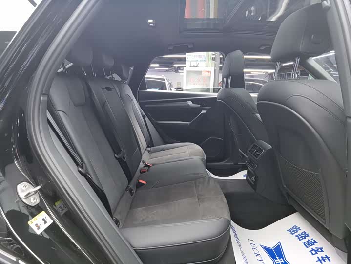 Фото 9 - Audi Q5L Sportback