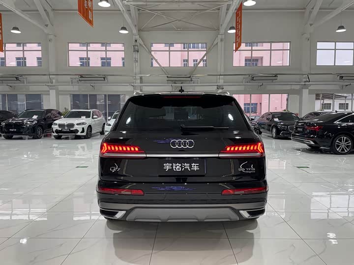 Фото 5 - Audi Q7