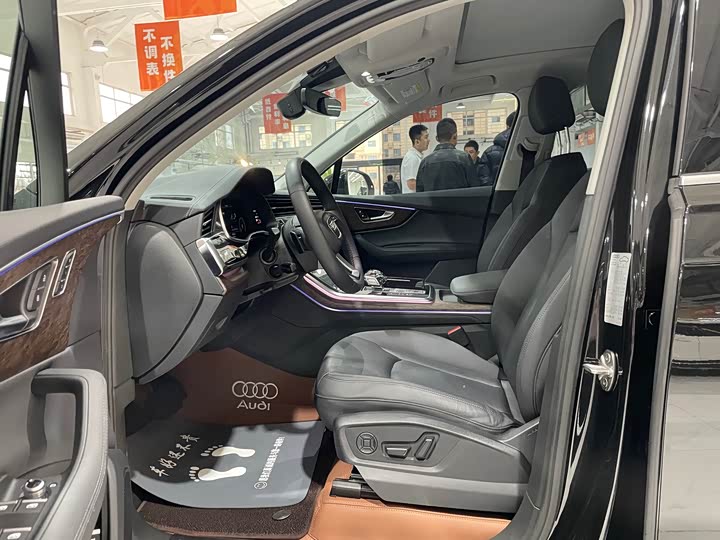 Фото 7 - Audi Q7