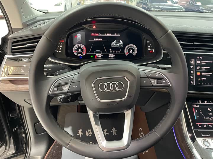 Фото 9 - Audi Q7