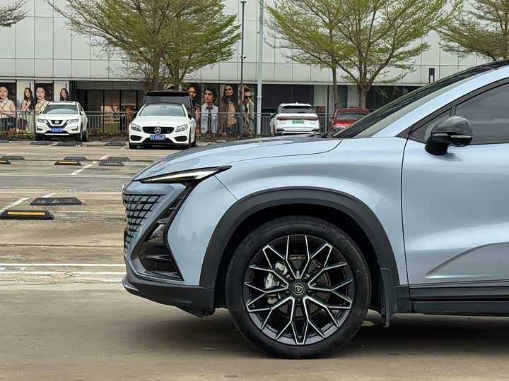 Фото 9 - Changan UNI-T