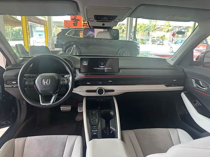 Фото 4 - Honda Accord Hybrid