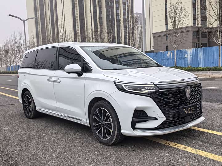 Фото 2 - Roewe iMax 8