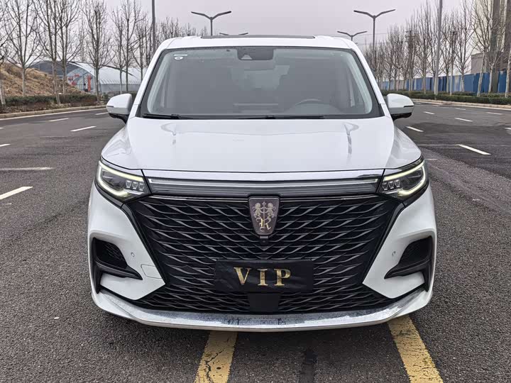 Фото 3 - Roewe iMax 8