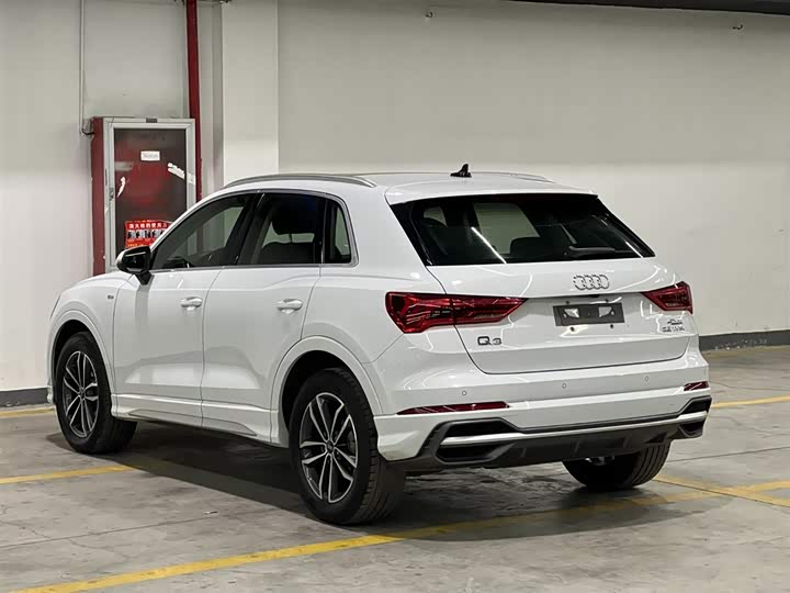Фото 4 - Audi Q3