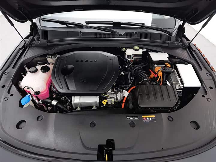 Фото 6 - Geely Preface L