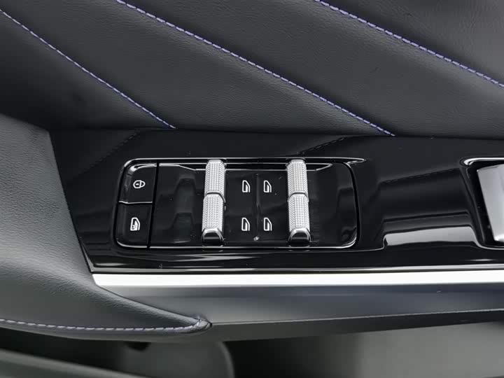 Фото 9 - Geely Preface L