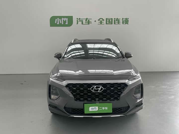 Фото 2 - Hyundai Santa Fe