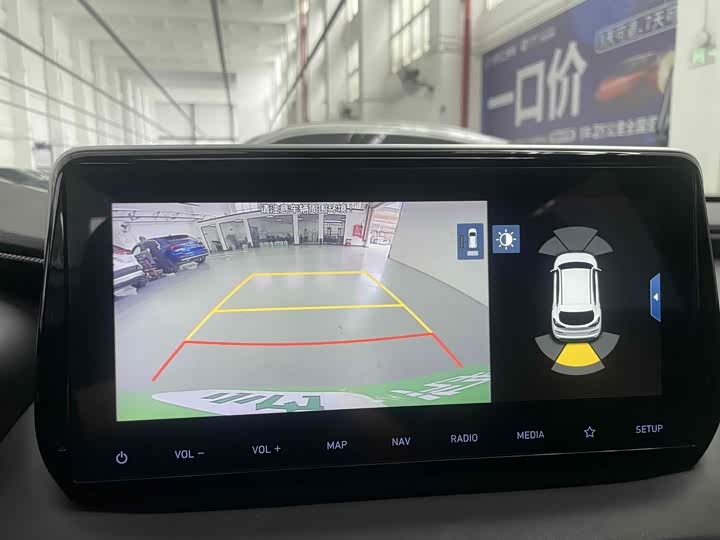 Фото 8 - Hyundai Santa Fe