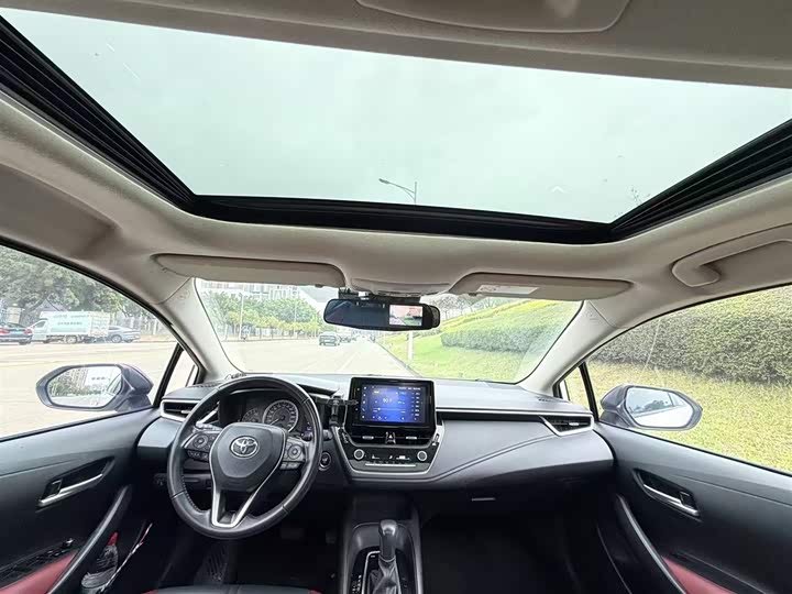 Фото 3 - Toyota Corolla