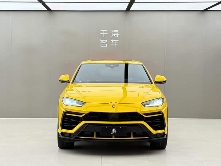 Фото 2 - Lamborghini Urus
