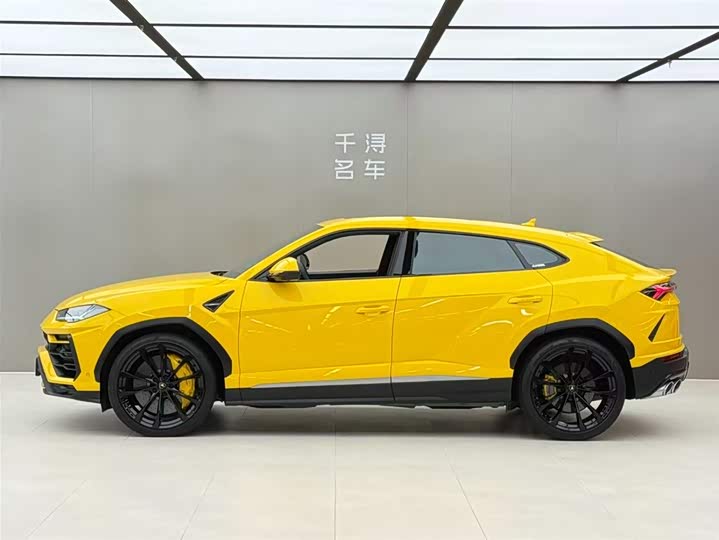 Фото 3 - Lamborghini Urus