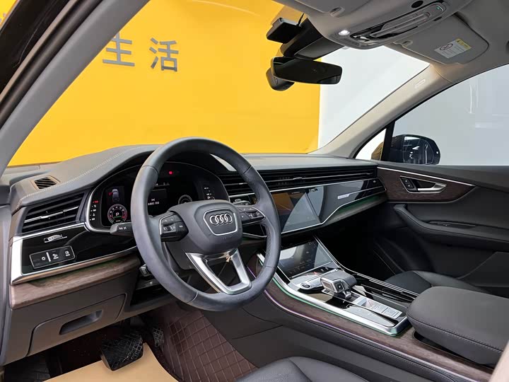 Фото 4 - Audi Q7