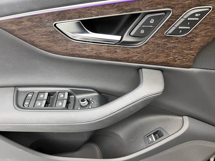 Фото 5 - Audi Q7