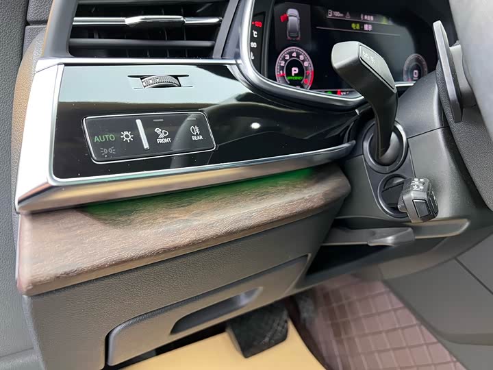 Фото 6 - Audi Q7