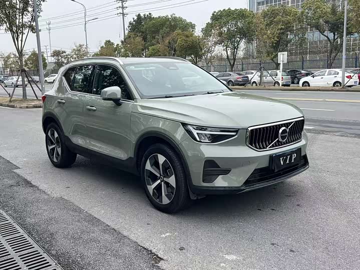 Фото 3 - Volvo XC40
