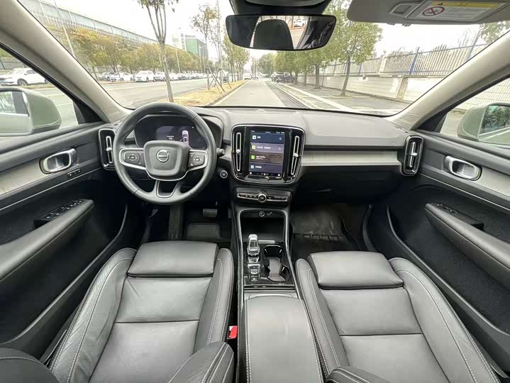 Фото 5 - Volvo XC40