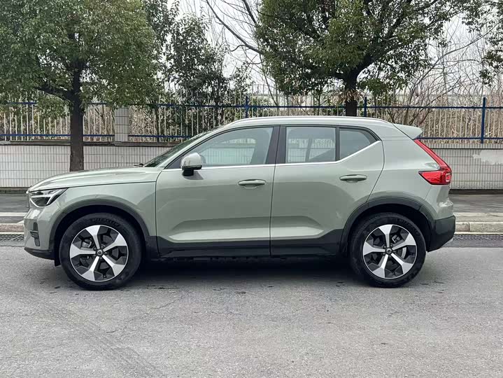 Фото 7 - Volvo XC40