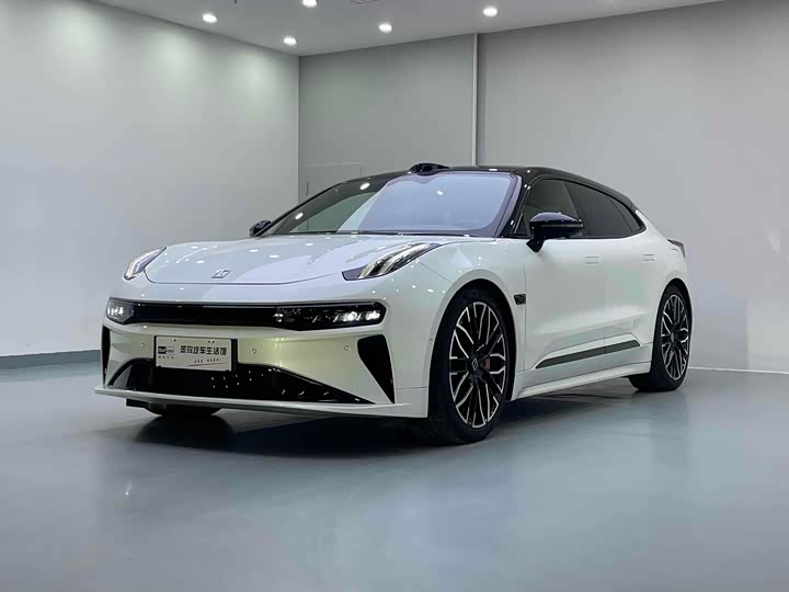 Фото 1 - Zeekr 001